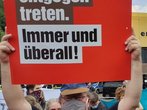 Dieter_Demo.jpg